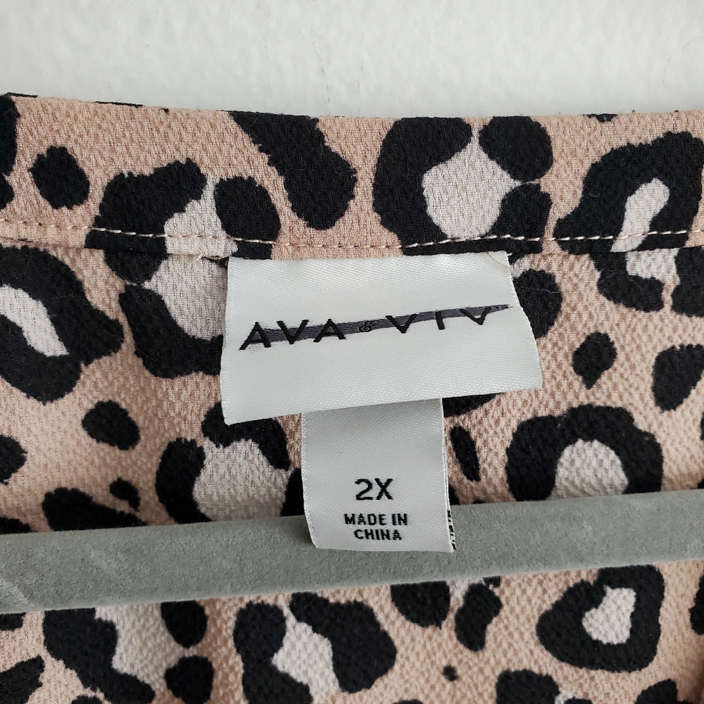 Ava & Viv Leopard Print V-Neck Button Up Midi Dre… - image 3